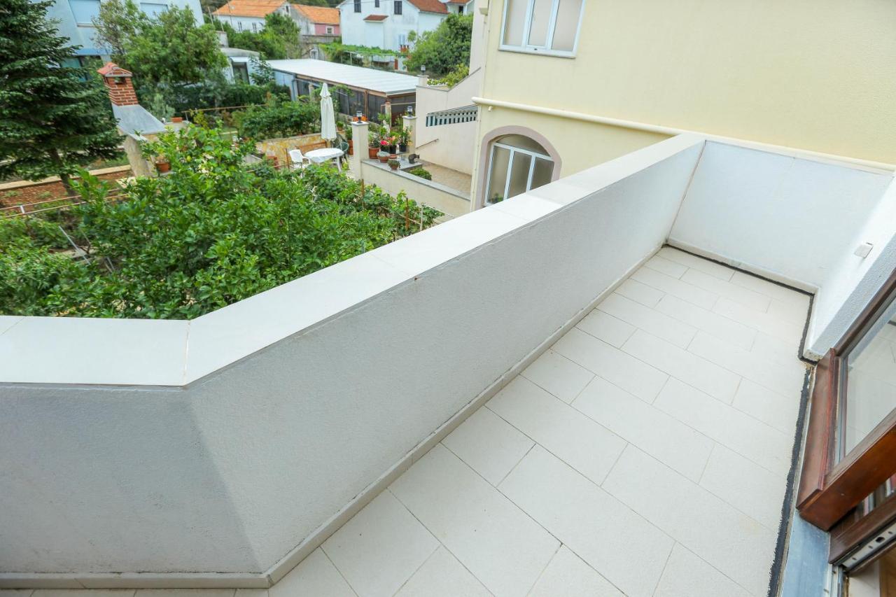 Apartments Maslina Bozava Exterior photo