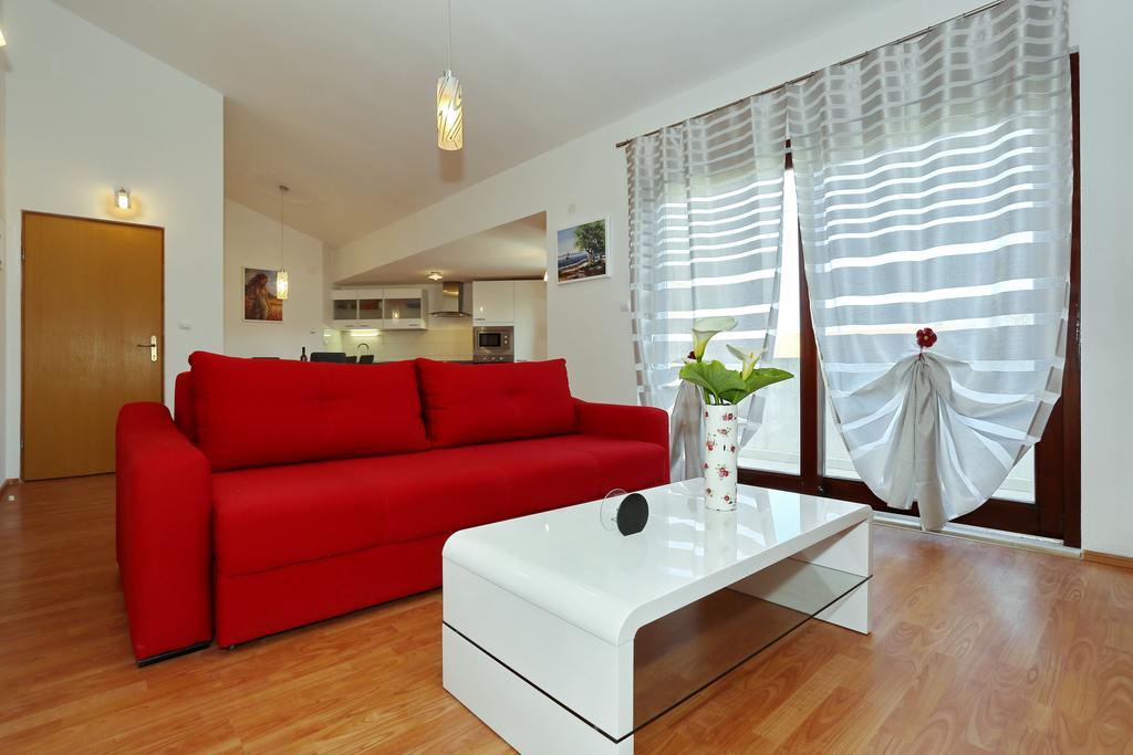 Apartments Maslina Bozava Exterior photo